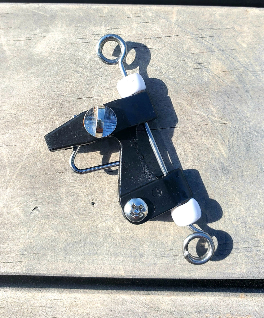 Lobo Lures Release outrigger Clips these are thru-wire outrigger clips downrigger clip, flat-line clip, kite fishing kite clip